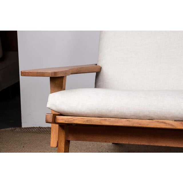 Large Danish Model GE375 Sofa in Oak and Fabric by Hans Wegner for Getama, 1960s For Sale - Image 3 of 18