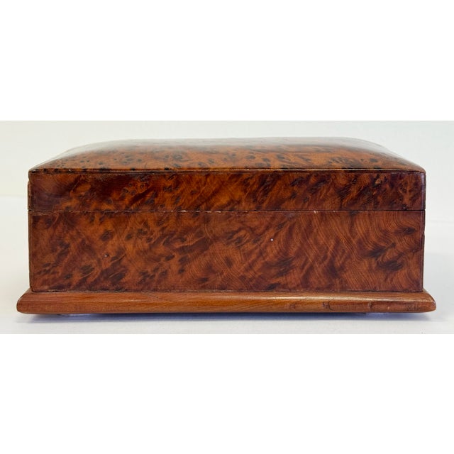 Stunning vintage burled wood hinged box. Rich natural finish. Sophisticated slightly domed lid to rectangular box with...