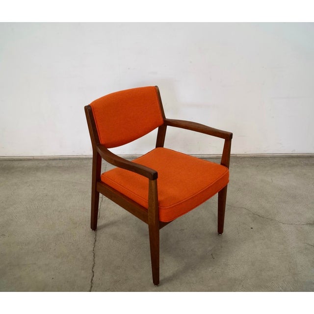 Vintage original Mid century Modern arm chair for sale. It was manufactured in the 1960's by the Alma Desk Company here in...