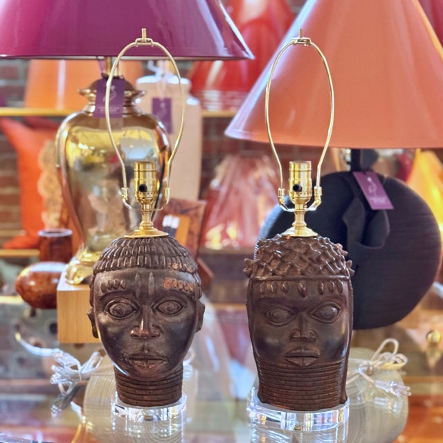 Early 19th Century Benin Oba Head Lamps, Pair For Sale In Charlotte - Image 6 of 7
