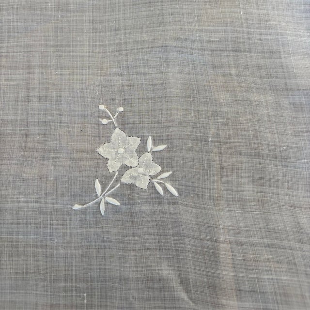 Vintage French Embroidered Organdy Tablecloth and Napkin Set, 1930, Set of 13 For Sale - Image 4 of 11