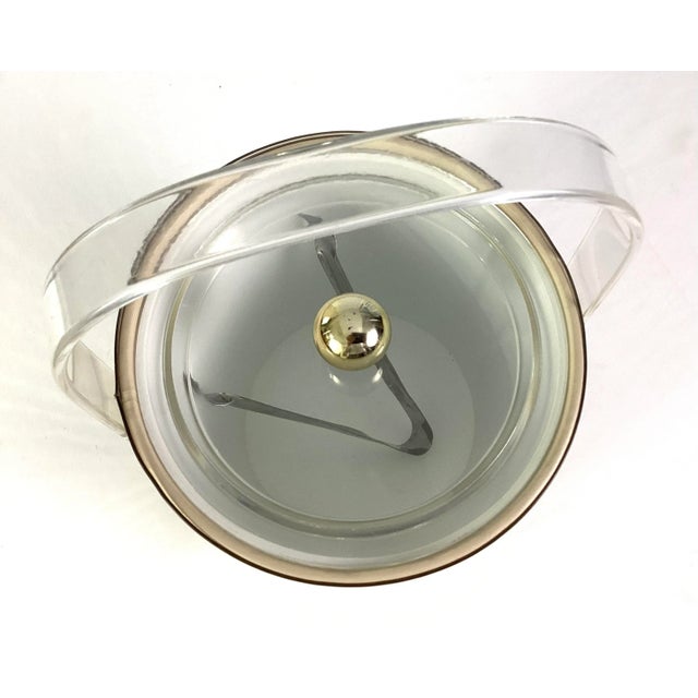 Mid-Century Modern Gold-Tone Metal and Lucite Ice Bucket For Sale - Image 9 of 9