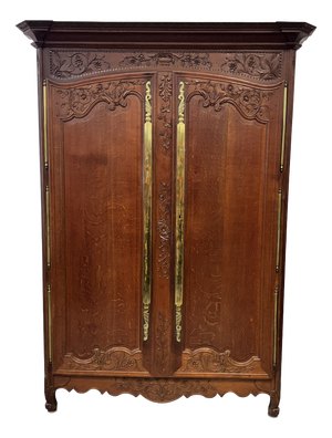 Large French Provençal Country Wardrobe in Carved Oak, 17th Century