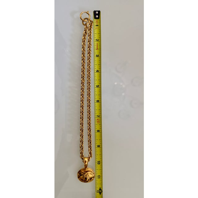 Chanel 1994 Spring Collection CC Logo Medallion Necklace in Gold Plate For Sale - Image 18 of 18