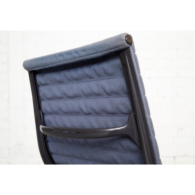 EA124 Chair and EA125 Ottoman by Charles & Ray Eames for Vitra/Herman Miller, 1980s, Set of 2 For Sale - Image 14 of 18
