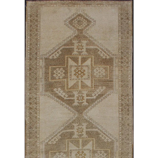 Vintage Oushak rug from Turkey in with flower motifs, Keivan Woven Arts / rug country of origin / type: Turkey / Oushak,...