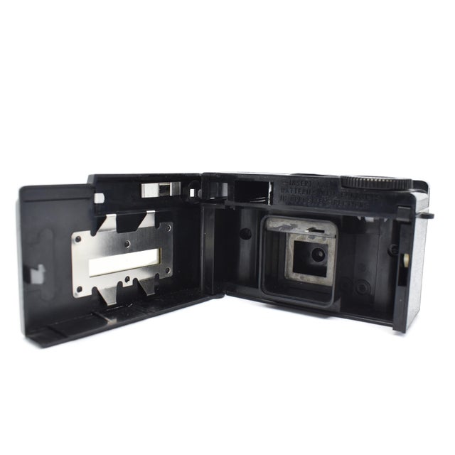 Glass Mid 20th Century Imperial Instant Load 900 Film Camera With Flash Cube Mount For Sale - Image 7 of 7