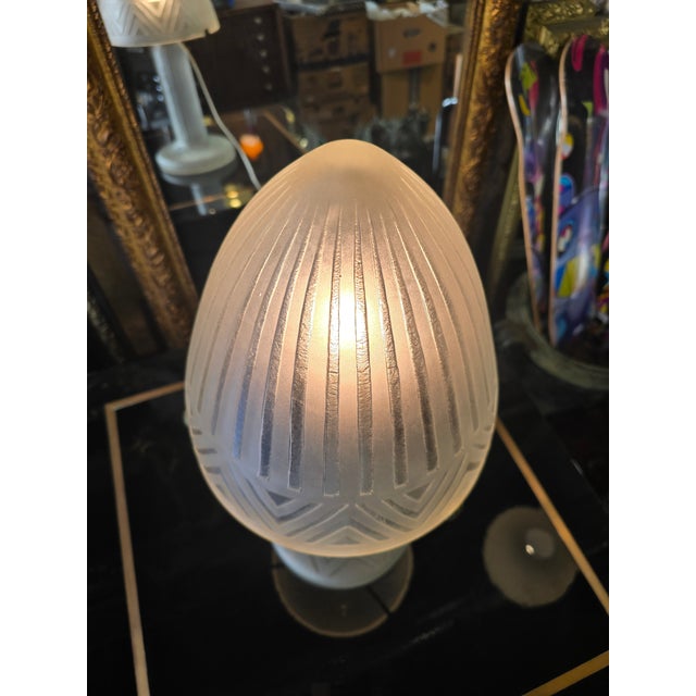 French Art Deco Mushroom Lamp in Frosted Glass from Daum, 1930 For Sale - Image 8 of 14