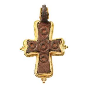 Antique An Oxblood Byzantine pendant in 21K Gold