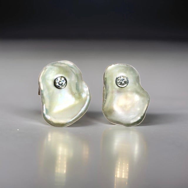 Diamond Fresh Water Pearl Cufflinks 14k Gold 0.45 TCW Designer Certified, Pair For Sale In New York - Image 6 of 14