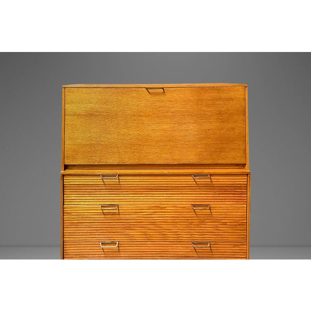 Mid-Century Modern Secretary Desk / Gentlemen's Dresser / Chest of Drawers by Raymond Loewy for Mengel, Usa, C. 1960s For Sale In Orlando - Image 6 of 12