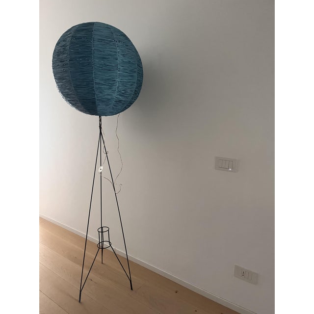 Mid-Century Tripod Floor Lamp with Blue Raffia Shade, 1950s For Sale - Image 4 of 12