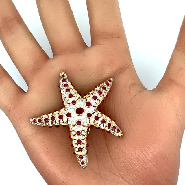 Ruby Diamond 18k Yellow Gold Starfish Brooch For Sale In Los Angeles - Image 6 of 6