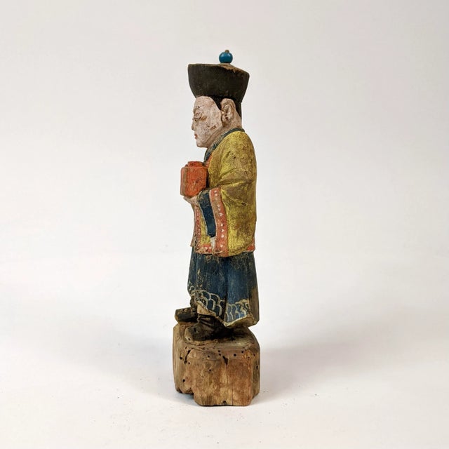 18th Century Chinese Wooden Figurine of an Official Offering a Gift For Sale - Image 4 of 6