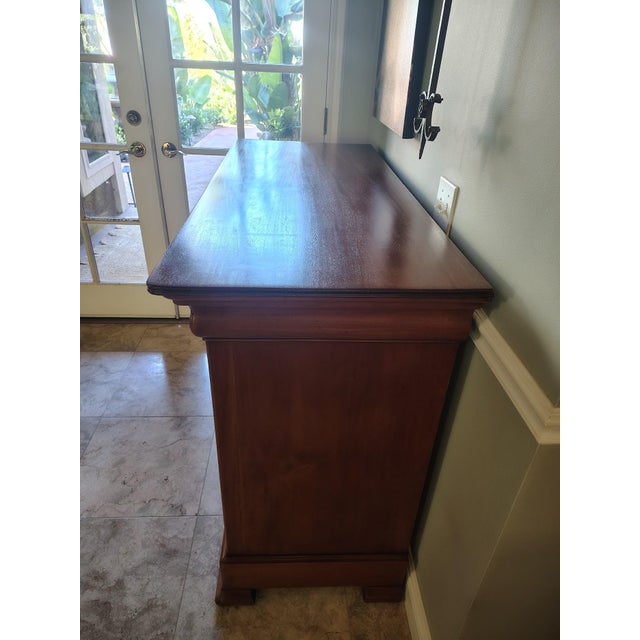 19th Century French Louis Philippe Mahogany Commode, Chest of Drawers For Sale - Image 4 of 13