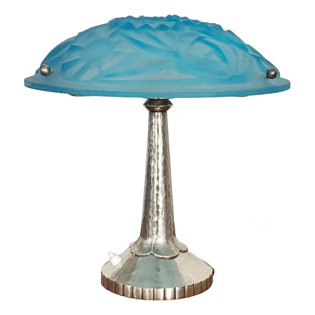 Art Deco Table Lamp with Hammered Metal Base and Glass Shade from Verrerie d'Art Degué, France, 1920s For Sale