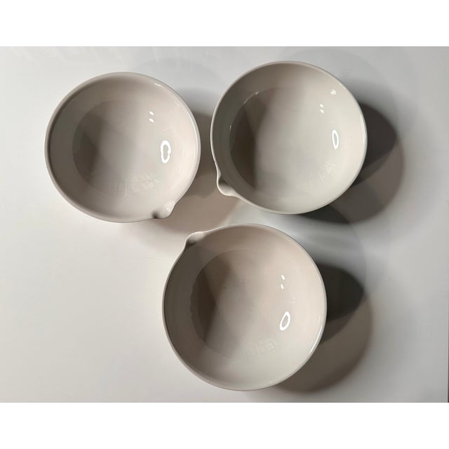 White Porcelain LAB Bowls with Spout from KPM Berlin, Germany, 1920s, Set of 3 For Sale - Image 8 of 17