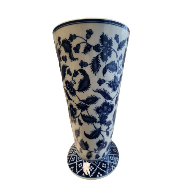 Late 20th Century 20th Century Chinese Footed Vase For Sale - Image 5 of 6