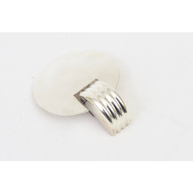 Vintage 1960's Sterling Silver Modernist Dangle Disk Clip on Earrings, A Pair For Sale In Miami - Image 6 of 9