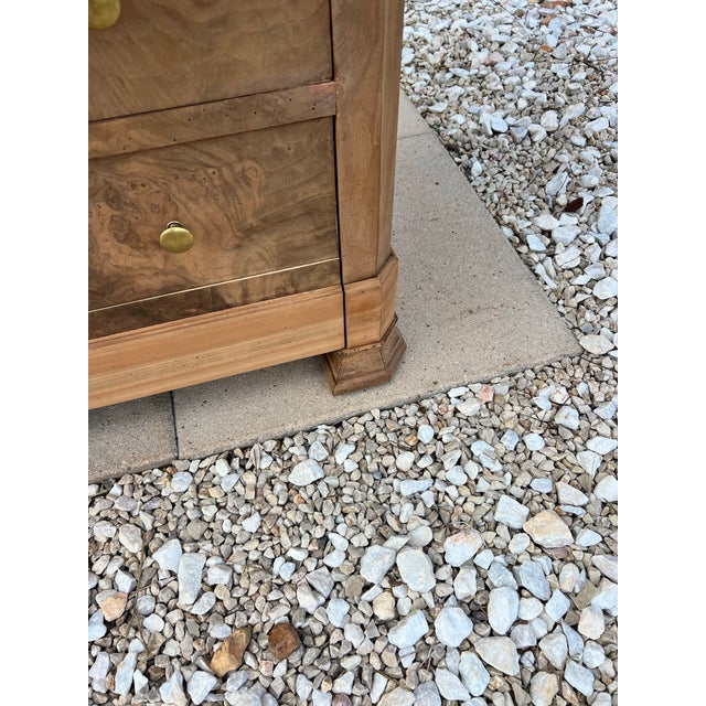 Beige French 19th Century Louis Philippe Bleached Burl Walnut Marble Top Commode For Sale - Image 8 of 12