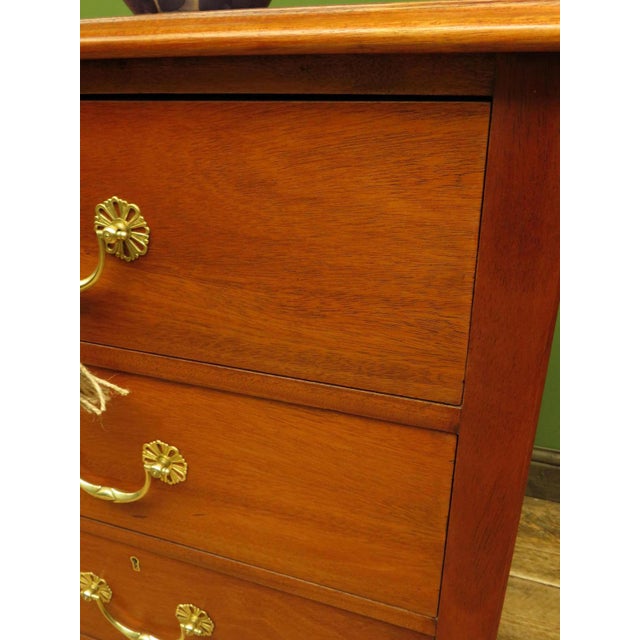 Compact Mahogany Chest of Drawers, 1890s For Sale - Image 4 of 18