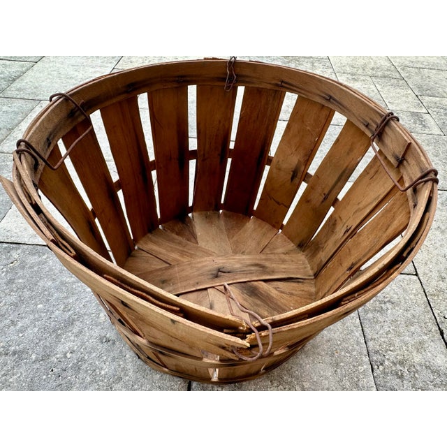 Vintage Early-Mid 1900s Rustic Farmhouse Harvest Wooden Produce Bushel Basket For Sale - Image 9 of 12