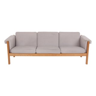 Vintage Sofa in Oak and Wool Fabric by Hans J. Wegner for Getama, 1970s For Sale