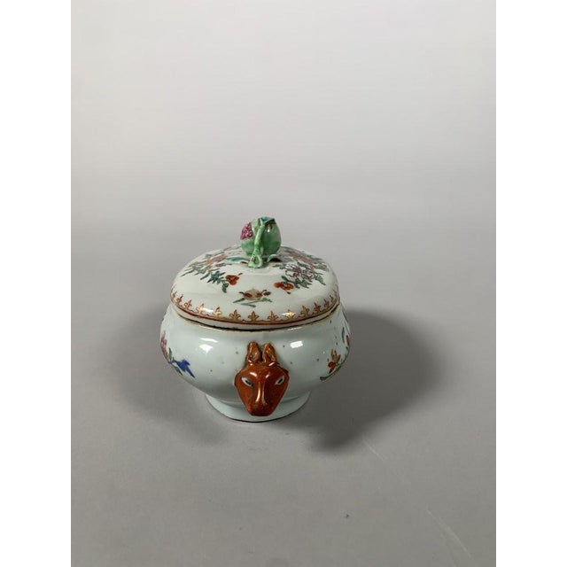 Asian Chinese porcelain terrine, East India Company, 18th century, Famille Rose For Sale - Image 3 of 12