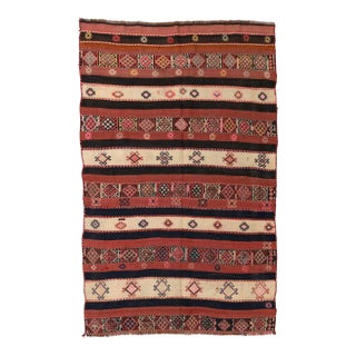 Vintage Embroidered Decorative Kilim Rug - 4`8″ X 7`9″ For Sale