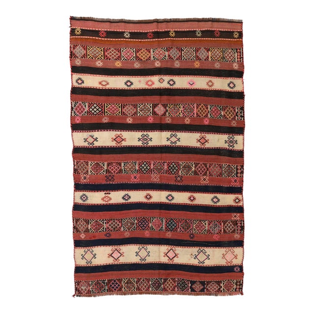 Vintage Embroidered Decorative Kilim Rug - 4`8″ X 7`9″ For Sale