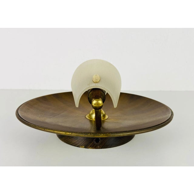 1960s Mid-Century Teak and Plexi Glass Wall Lamp in the Style of Stilnovo, Italy For Sale - Image 5 of 10