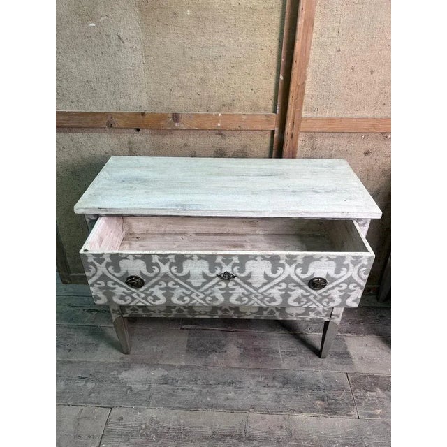 Italian Chests of Drawers in Pinewood, Early 20th Century, Set of 2 For Sale - Image 3 of 9