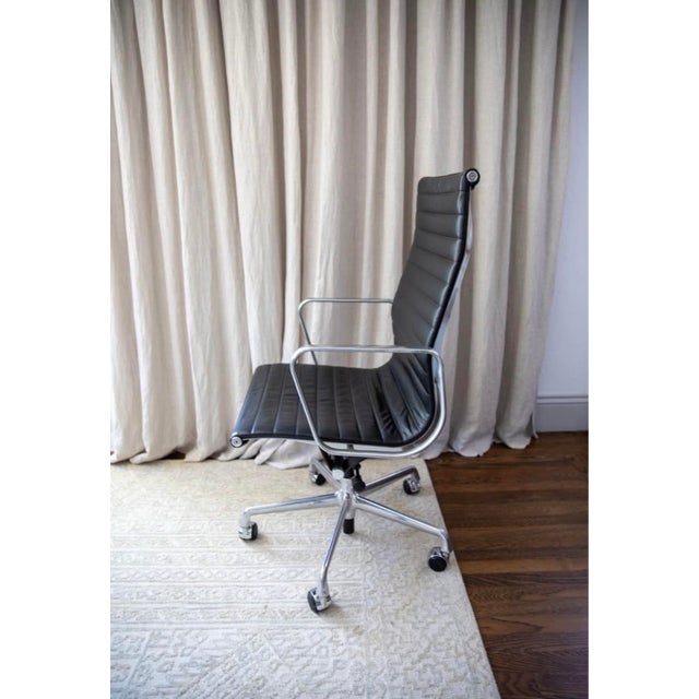 Eames Eames Aluminum Group Chair Executive For Sale - Image 4 of 7