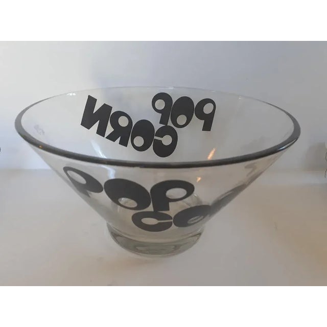 Pop is right! This great POP art font gives life to this serving set. One large bowl and two smaller matching bowls make...