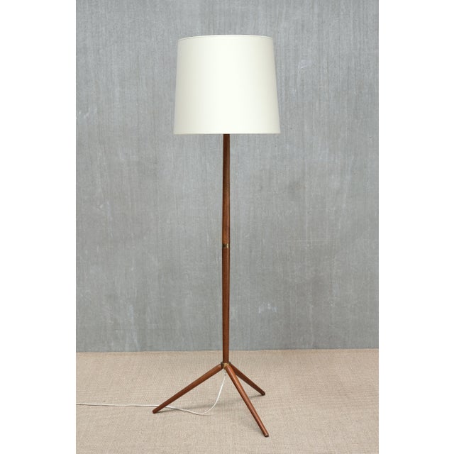 This floor lamp was produced by Nybro Armatur Fabrik in Sweden in the 1960s. It is marked with the manufacturer’s...