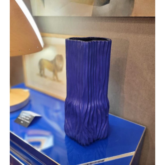 Unique piece, a totally original Danish design. Performed exclusively by hand, in a blue Klein color in full trend. The...