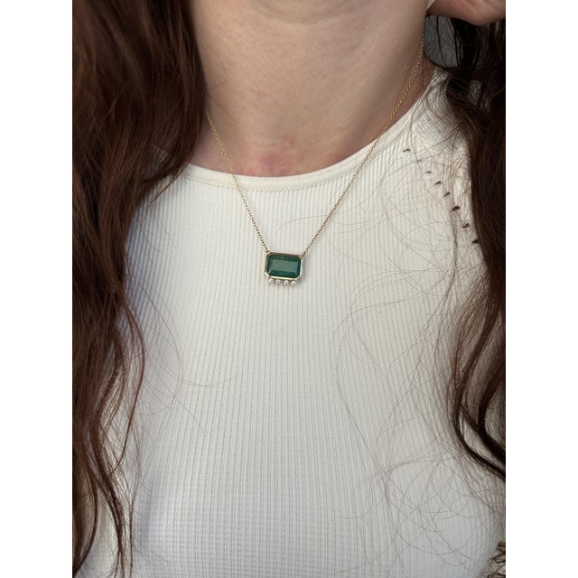 2020s 6ct Emerald Pendant w Natural Diamond Accents in Solid 14K Gold | EM 15x10mm For Sale - Image 5 of 5