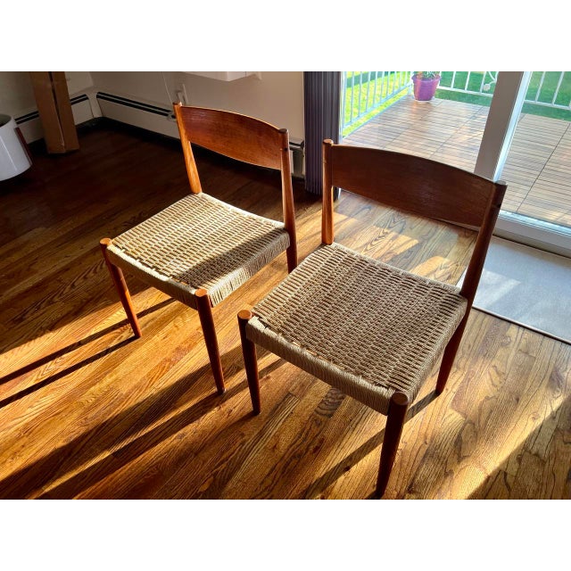 Mid-Century Modern Poul Hundevad for Hundevad & Co. (Hu) Expanding Teak Dining Table and Two Matching Woven Paper Cord Chairs. Made in Denmark. For Sale - Image 14 of 14
