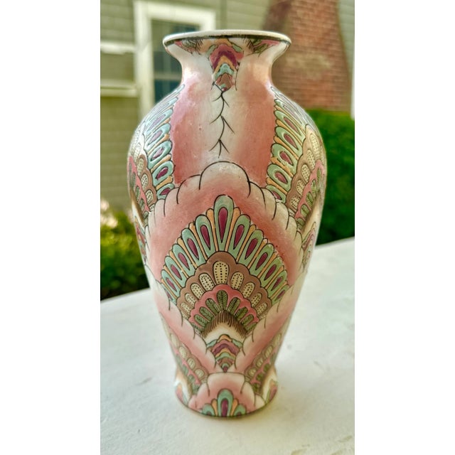 Chinoiserie Vintage Chinese Peacock Feather Vase For Sale - Image 3 of 9