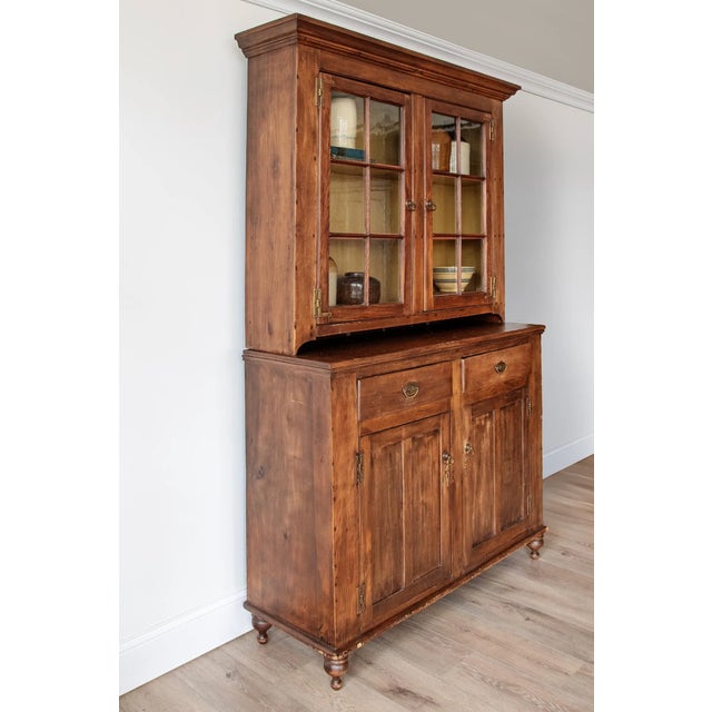 Early 18th Century Antique American Stepback Cupboard With Wavy Glass | 1800s Pine Two-Piece Hutch With Original Painted Interior For Sale - Image 5 of 7