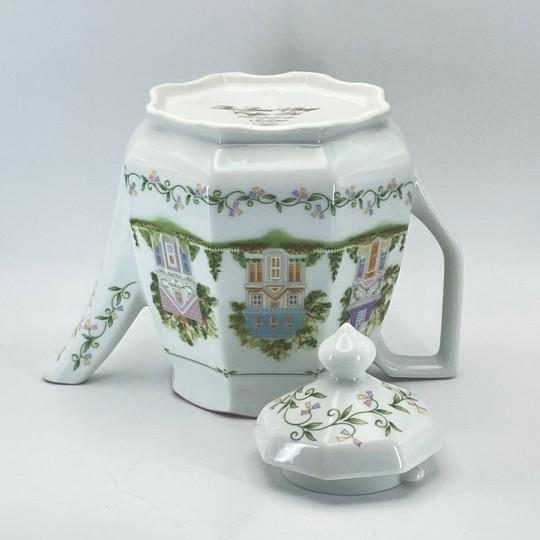 1995 The Lenox Village / Spice Village Coffee Pot With Lid Vintage (Unused) For Sale - Image 14 of 18