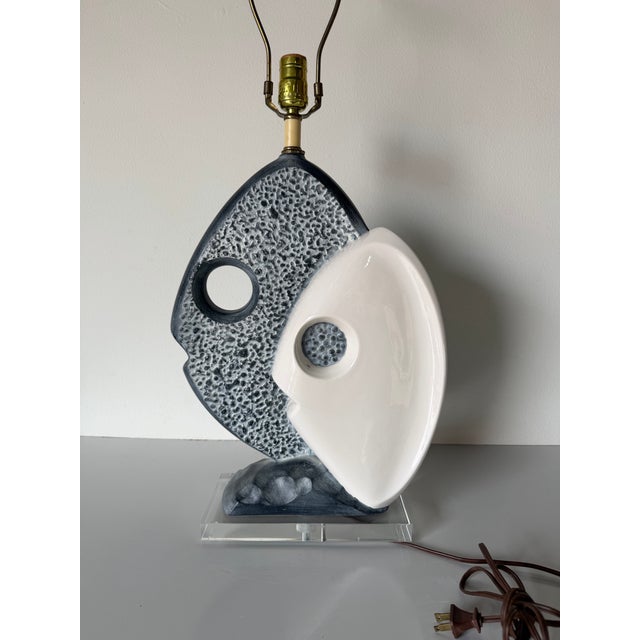 1980s 1980s Vintage Italian Ceramic Fish Table Lamp With Lucite Base For Sale - Image 5 of 12