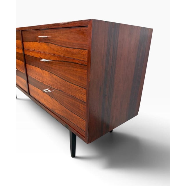 Mid-Century Modern Mid-Century Danish Modern Rosewood Dresser - Refinished! For Sale - Image 3 of 9
