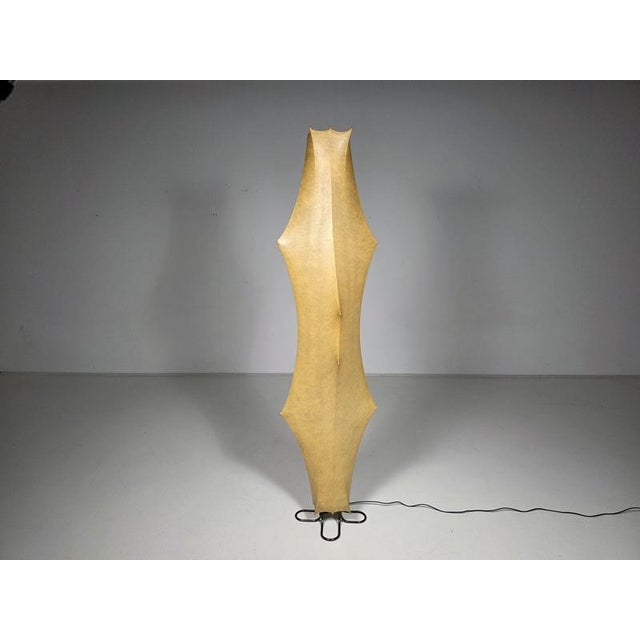 Afra & Tobia Scarpa, Fantasma floor lamp, metal, resin, Flos, Italy, 1961. This rare early edition floor lamp is typical...