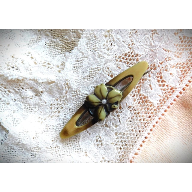 Art Deco Art Deco Tan and Brown Celluloid Seed Pearl Flower Brooch Bar Pin For Sale - Image 3 of 11