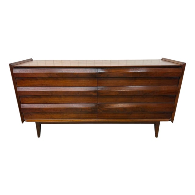 Mid-Century Modern Lane 1st Edition Walnut Dresser For Sale