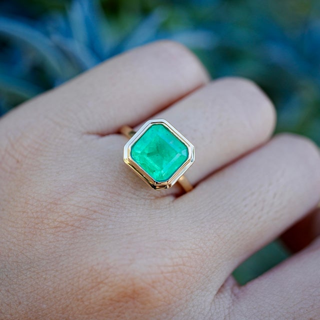 14K Solid Gold, Yellow Gold Natural Columbian Emerald｜Green｜Emerald-Cut Columbian Emerald CTW: 3.05 Ornament Measurements:...
