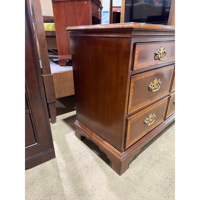 Drexel Heritage 1980s Drexel Heritage Burl Mahogany Wood "18th Century Collection" Dresser For Sale - Image 4 of 6