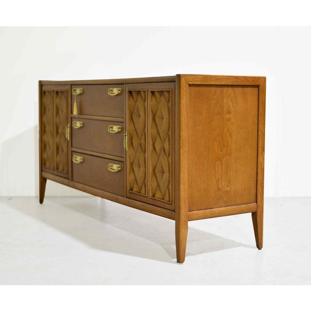 Mid 20th Century Mid Century Modern Diamond Head Credenza Premier by Broyhill For Sale - Image 5 of 14