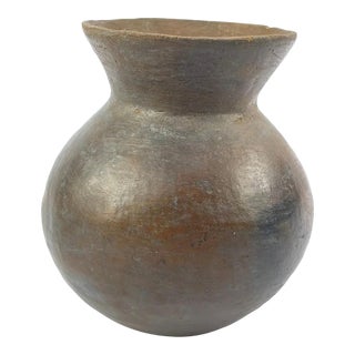 Early 20th Century Zulu Clay Pot South Africa MATTER COLLECTION For Sale
